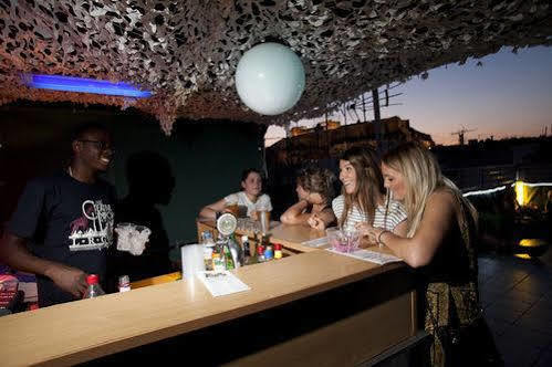 Backpackers Hostel *